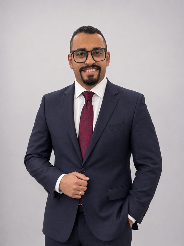 علي مصطفي المحامي