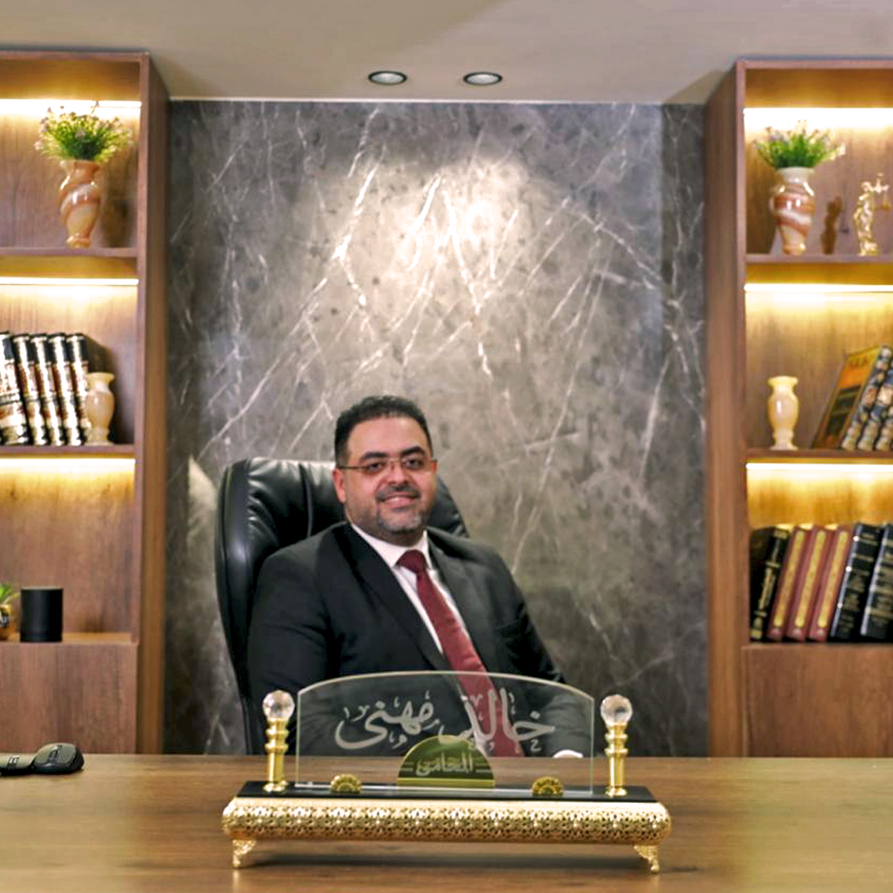 خالد مهنى مستشارون ومحامون قانونيون